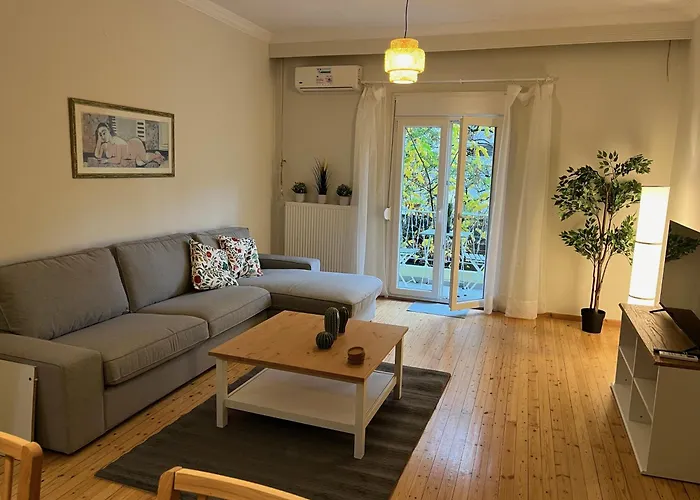 Urban Nest Apartment *